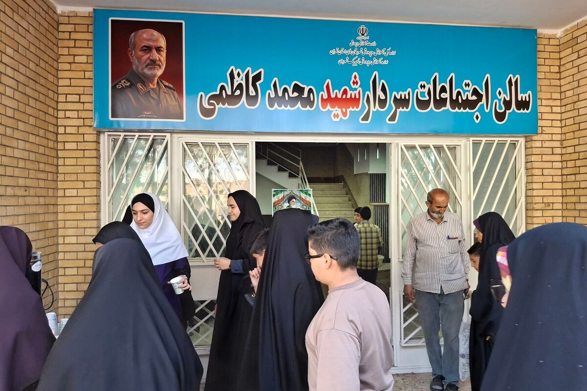 شگوه بی نظیر دانش‌آموزان و فرهنگیان ناحیه یک شهرری در مسابقات استانی قرآنی و فرهنگی و هنری 