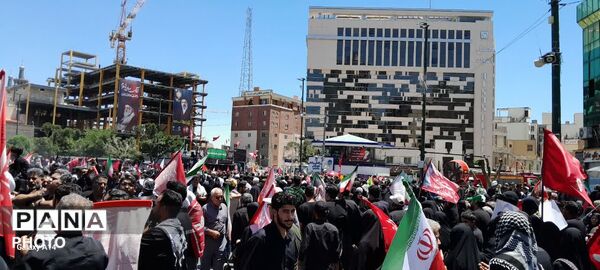 وداعِ جهان با «پدر» در صحنِ خورشید