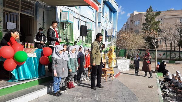 اجرای برنامه فرهنگی و عروسکی پیک دانایی در دبستان نیایش