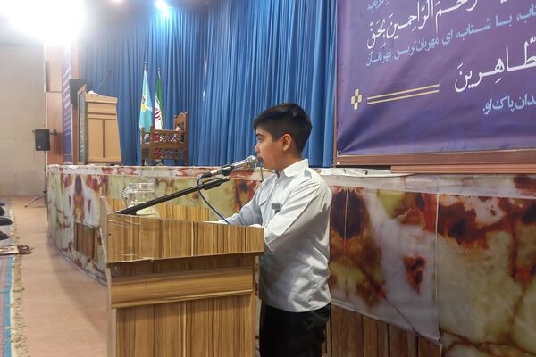 تقدیر از برگزیدگان پویش دانش‌آموزی در نماز جمعه باشکوه پیشوا