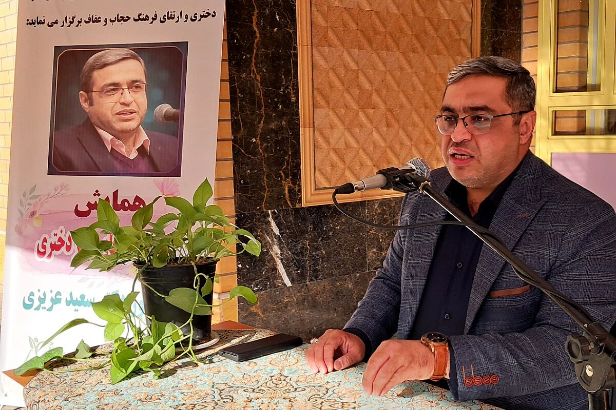مراسم راز و رهایی؛ پنجره‌ای به دنیای دو نسل در دبیرستان نمونه‌دولتی ولایت بهارستان‌دو