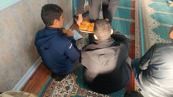 زیارت عاشورا  در دبیرستان شاهد ابوذر غفاری نیشابور