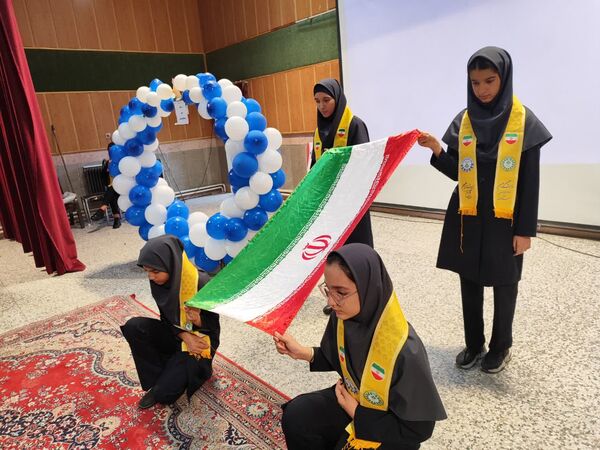 آئین پرطنین زنگ مهر و مقاومت در مدارس شهرستان خاتم 