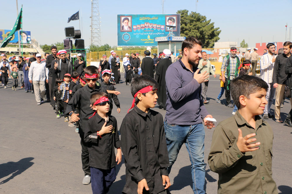 جلوه‌هایی از حضور نوجوانان در مراسم سالگرد ارتحال امام خمینی(ره)