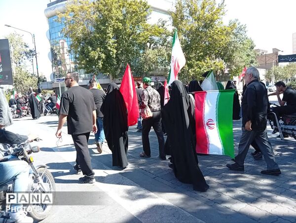 وداع حماسی با امام شهید در سایه‌سار حریم رضوی