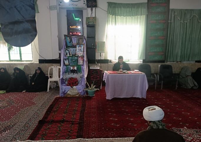 تکریم از مادران شهدا در پایگاه طاهره بسیج خواهران روستای حسین آباد