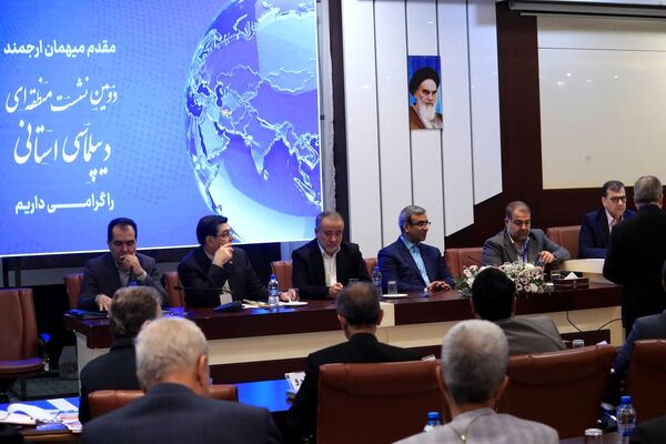پنل همکاری‌های اقتصادی، استانی ، تجاری، سرمایه‌گذاری و مناطق آزاد