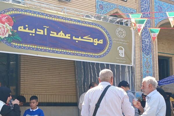 پاسخگویی و رفع مشکلات مردمی توسط مسئولان آموزش و پرورش در میز خدمت نماز جمعه