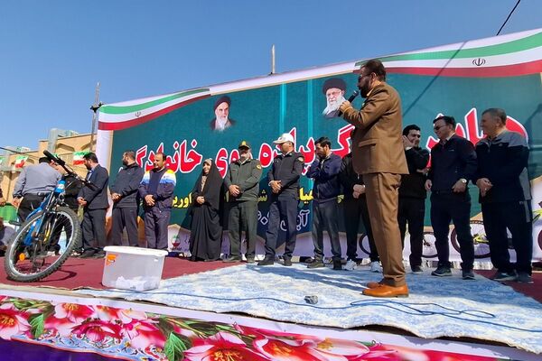  همایش بزرگ پیاده روی خانوادگی در نسیم‌شهر 