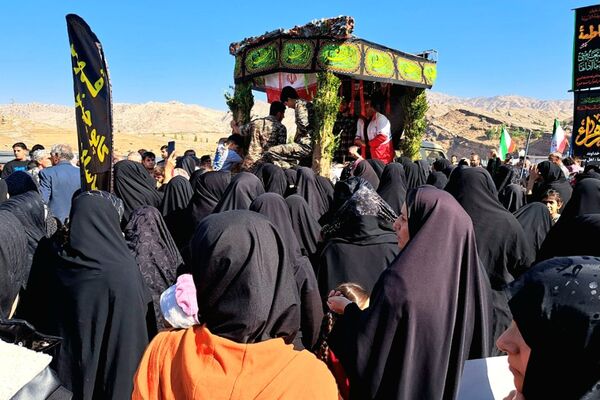 حضور پرشور مردم اَفرینه در آیین استقبال از شهید گمنام