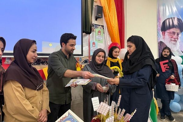 مراسم افتتاحیه طرح مکمل‌یاری ویتامین D و آهن در دبیرستان علامه جعفری