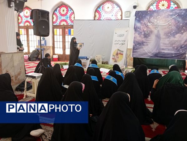 معرفی بسته فرهنگی ایرانمون در جمع معتکفین