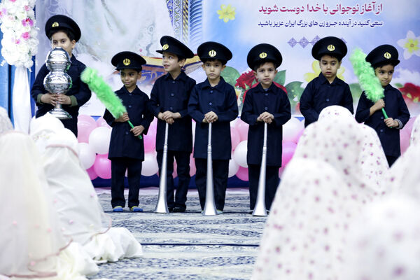 جشن تکلیف دختران در دفتر امام جمعه یزد