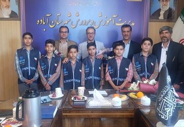 تقدیر خبرنگاران پانا از مدیر اداره آموزش و پرورش آباده در هفته معلم