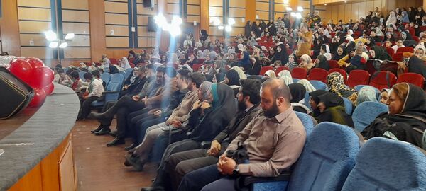 اختتامیه جشنواره سرود فجر در سالن ولایت شهرستان فردیس 