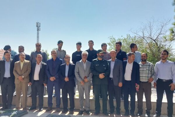آیین غبارروبی و عطر افشانی مزار شهدا