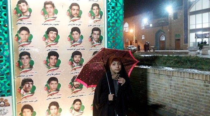 همدلی و هم صدایی مردم تفت در شب بارانی