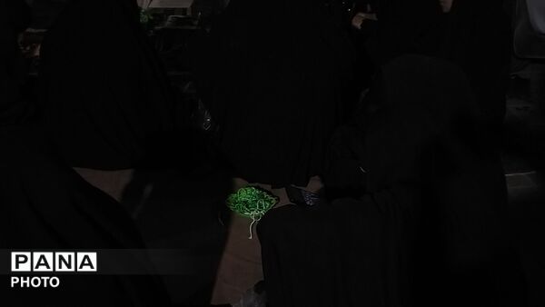 سفره صلوات با عکس رهبر شهید  در صد و بیست و ششمین شب از اجتماعات مردمی 