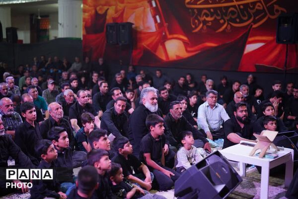  مراسم دهه سوم محرم و بزرگداشت «رهبر شهید» در ابرکوه