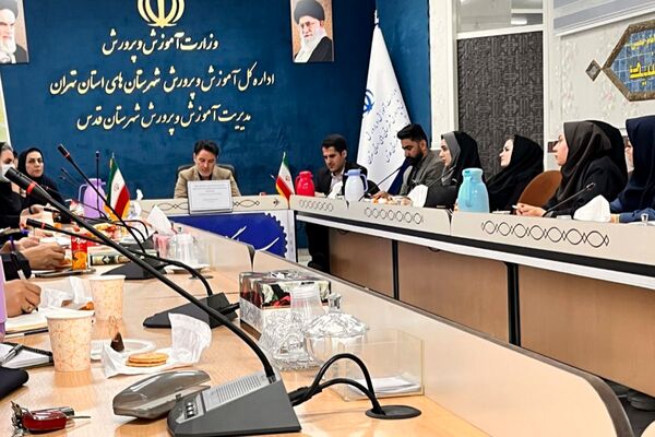 برگزاری جلسه طرح تقویت سلامت روان در دانش آموزان و اولیا مربیان با محوریت آموزش پیشگیری از آسیب های اجتماعی در شهرستان قدس