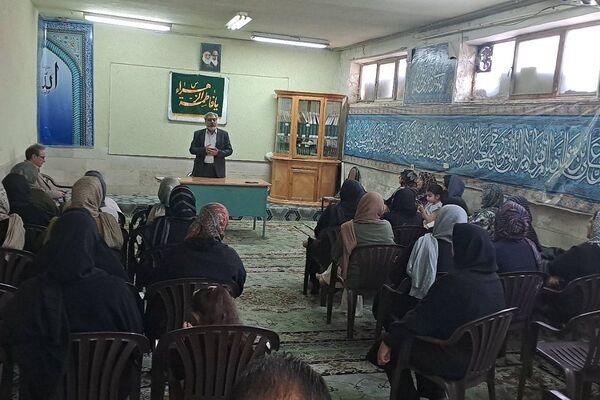 جلسه توجیهی هدایت تحصیلی با حضور مشاورین تحصیلی در دبیرستان فرزانگان شهرستان قدس