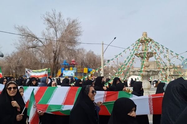 میمه همدل و استوار در مسیر انقلاب