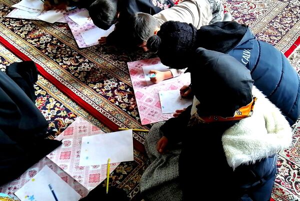 برپایی غرفه کودک در حاشیه نماز جمعه شهرستان کاشمر