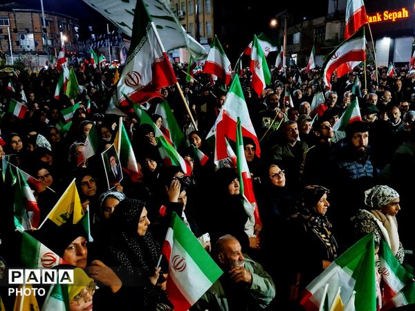 نسل نو در گلوگاه پای کار وطن
