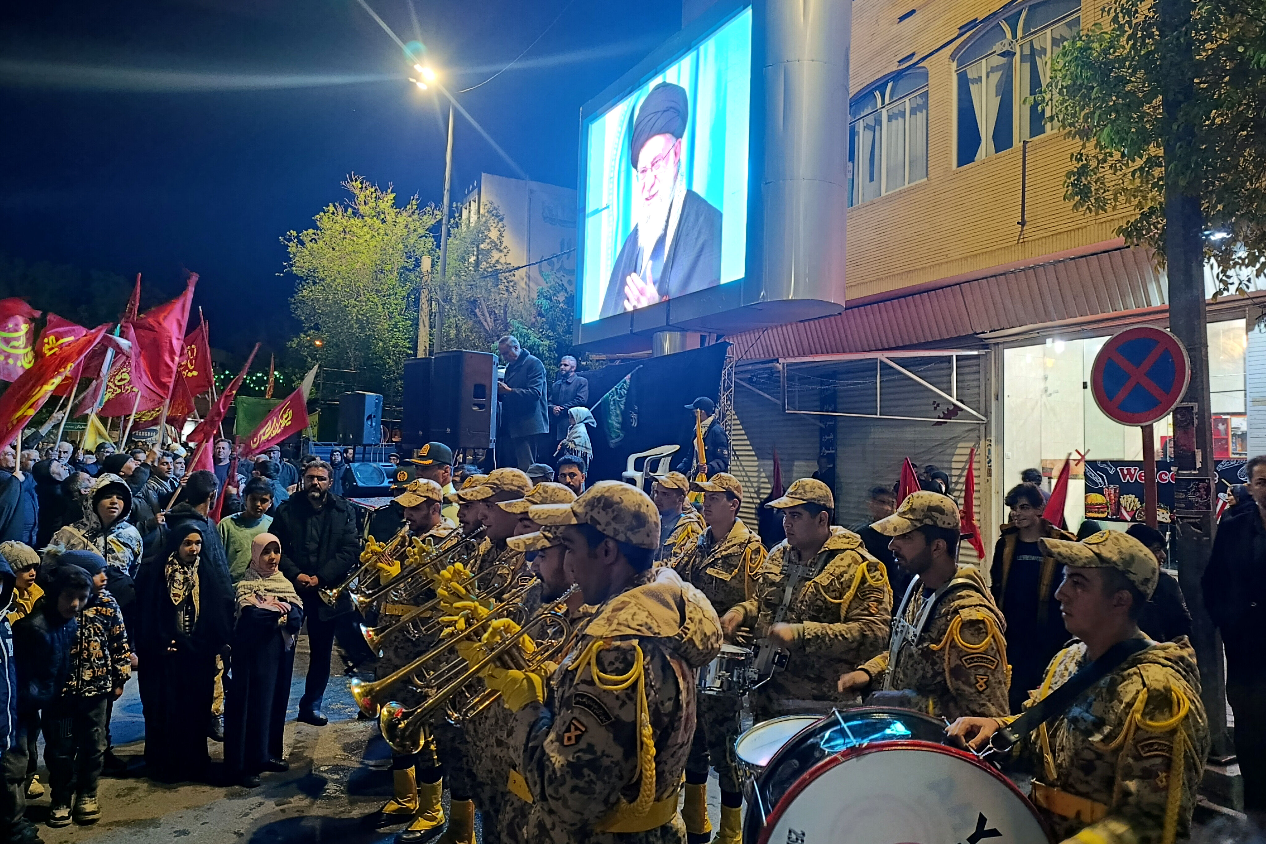 همایش دختران جان‌فدای آباده در میدان مقاومت