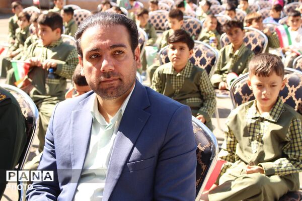 شکوفه‌های امید، مهمانان کوچک مدرسه