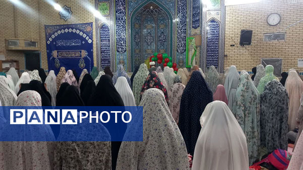 اعتکاف دختران دانش‌آموز در قم