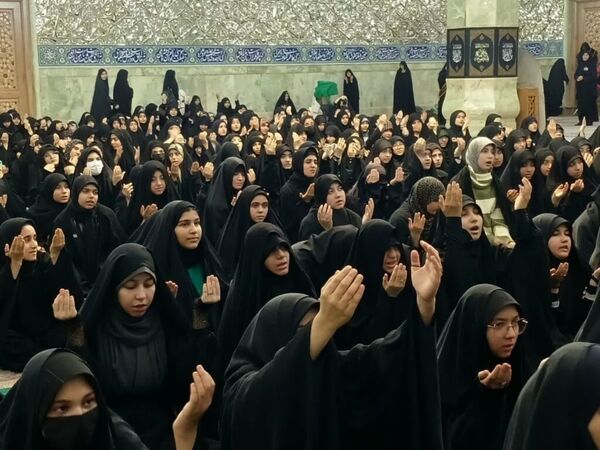 محفل هفتگی هیات «معصومانه» با حضور دختران دبیرستانی در قم