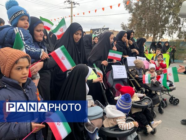 حضور پرشور فرهنگیان، دانش‌آموزان و اقشار مختلف مردم در راهپیمایی ۲۲بهمن