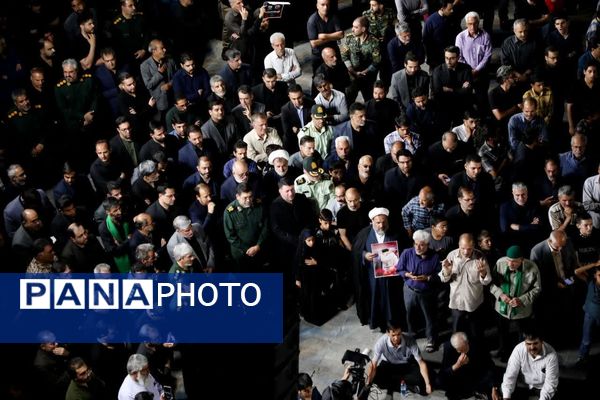 اجتماع مردم یزد در سوگ سیدالشهدای خدمت