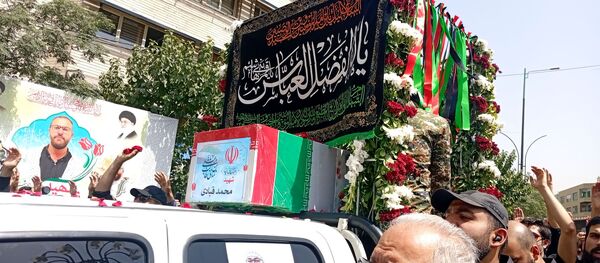 تشییع باشکوه پیکر بسیجی شهید در حمله رژیم صهیونیستی؛ مردم با فریاد مرگ بر اسرائیل وداع کردند