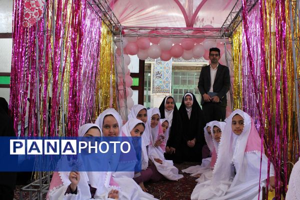 جشن تکلیف دانش‌آموزان دختر شهرستان بن 