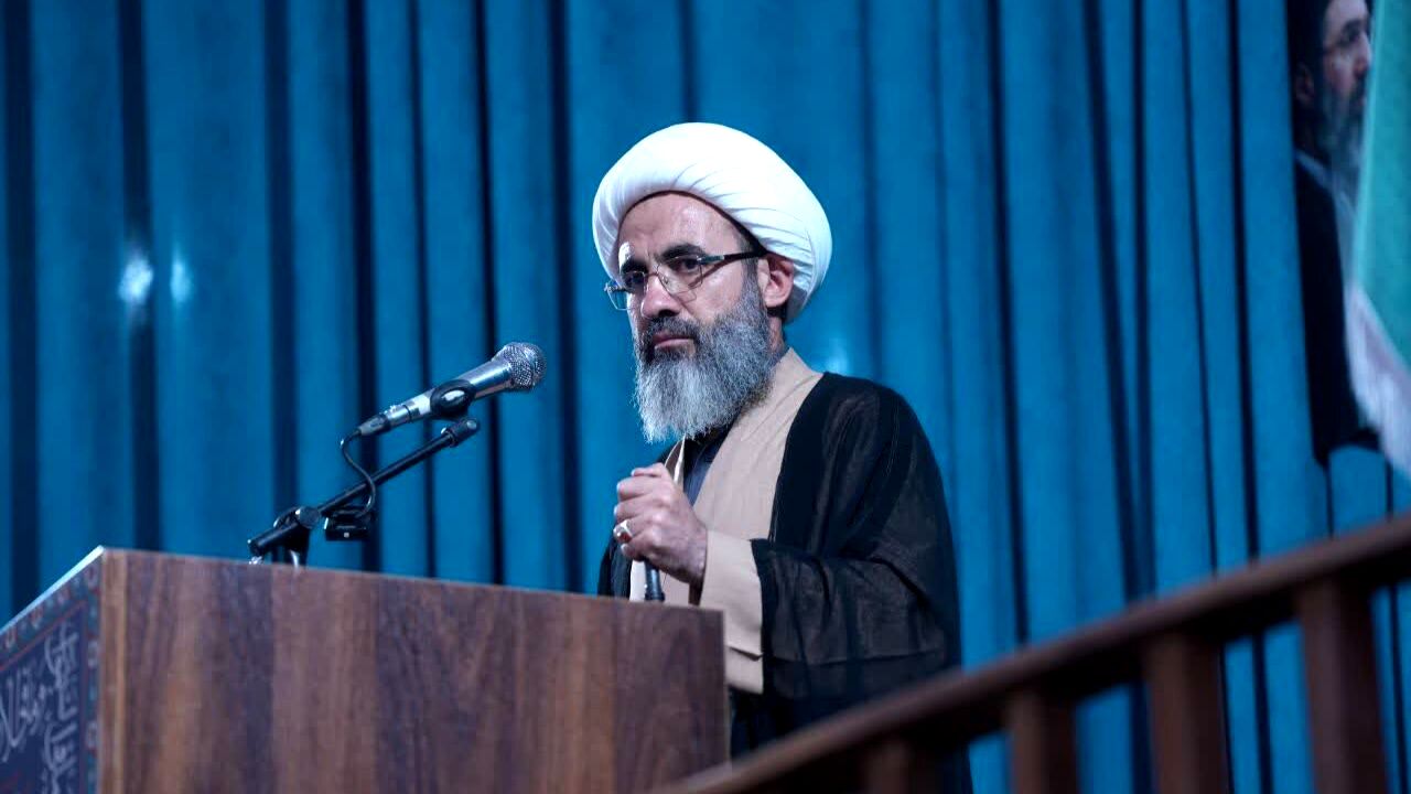اتحاد و تبعیت از رهبر معظم انقلاب، رمز پیروزی ملت ایران است