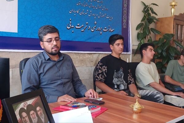  نشست هم اندیشی رئیس سازمان دانش آموزی کردستان با روسای شورای دانش‌آموزی مدارس کامیاران 