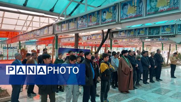 غبارروبی گلزار شهدای قم به‌مناسبت هفته کانون‌های فرهنگی تربیتی