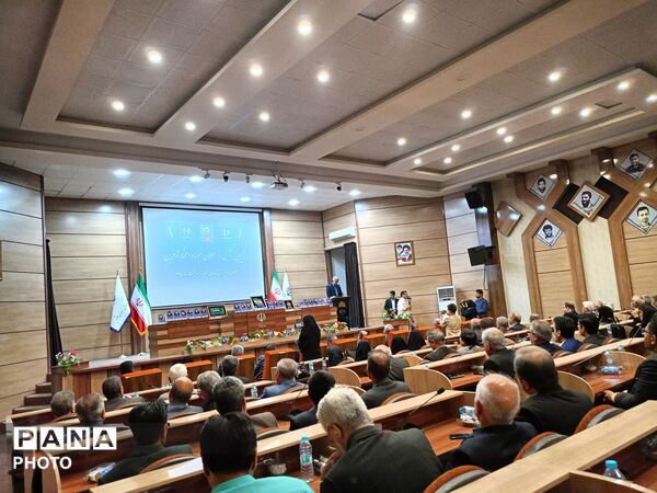 تجلیل از معلمان نمونه شهرستان کاشمر