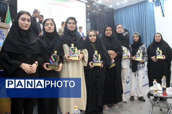 همایش تجلیل از برترین‌های کنکور سراسری 1403 استان بوشهر