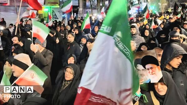 حضور پرشور ، انقلابی و دشمن‌شکن مردم در اجتماع بزرگ کرج