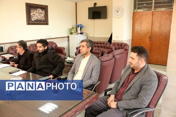 تشکیل ستاد دهه فجر در آموزش و پرورش فیروزکوه با هدف برنامه‌ریزی منسجم برای ترویج ارزش‌های انقلاب در مدارس