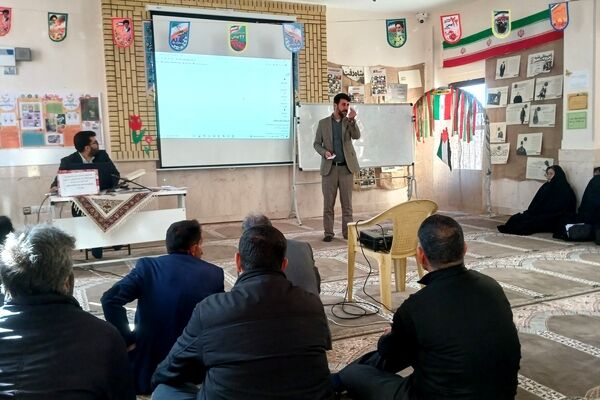 جلسه‌‌ اولیا دانش آموزان دبیرستان شهید سلیمانی بن 