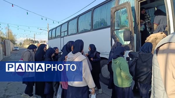 اردوی تفریحی دانش‌آموزان دبیرستان شاهد افشار در شهربازی خلیج فارس