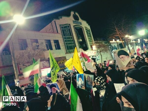 یک ایران، جلوی دشمن
