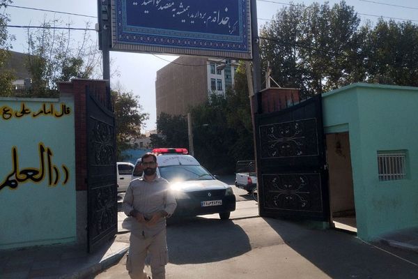 تجدید میثاق نسل نوجوان با آرمان‌های شهدا در مراسم تشییع شهید گمنام ورامین