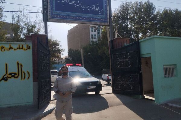 تجدید میثاق نسل نوجوان با آرمان‌های شهدا در مراسم تشییع شهید گمنام ورامین