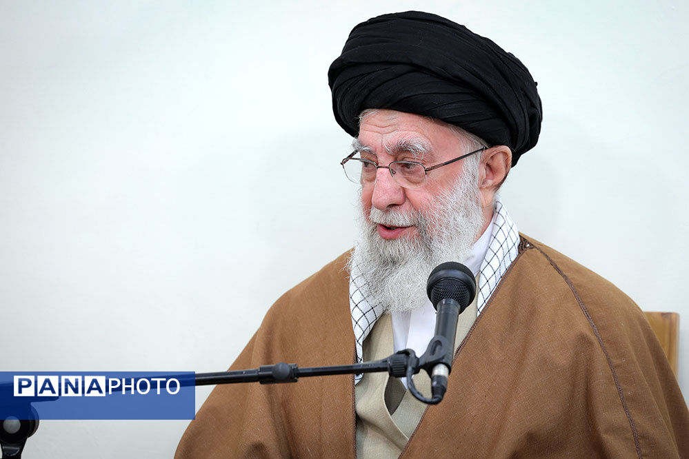 تجلیل رهبر انقلاب از برنامه‌های قرآنی ماه مبارک رمضان