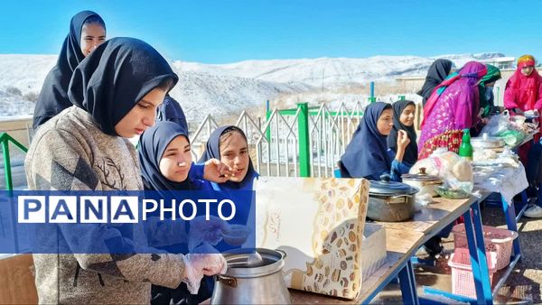 بازارچه کسب و کار دانش‌آموزی مدرسه الزهرا شهرستان مارگون